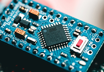 芯片與PCB之間是什么關(guān)系？它們會(huì )有怎樣的發(fā)展呢？